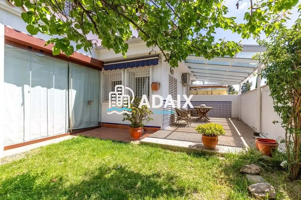 Jardí de Casa o xalet en venda en Cáceres amb Aire condicionat, Calefacció i Terrassa