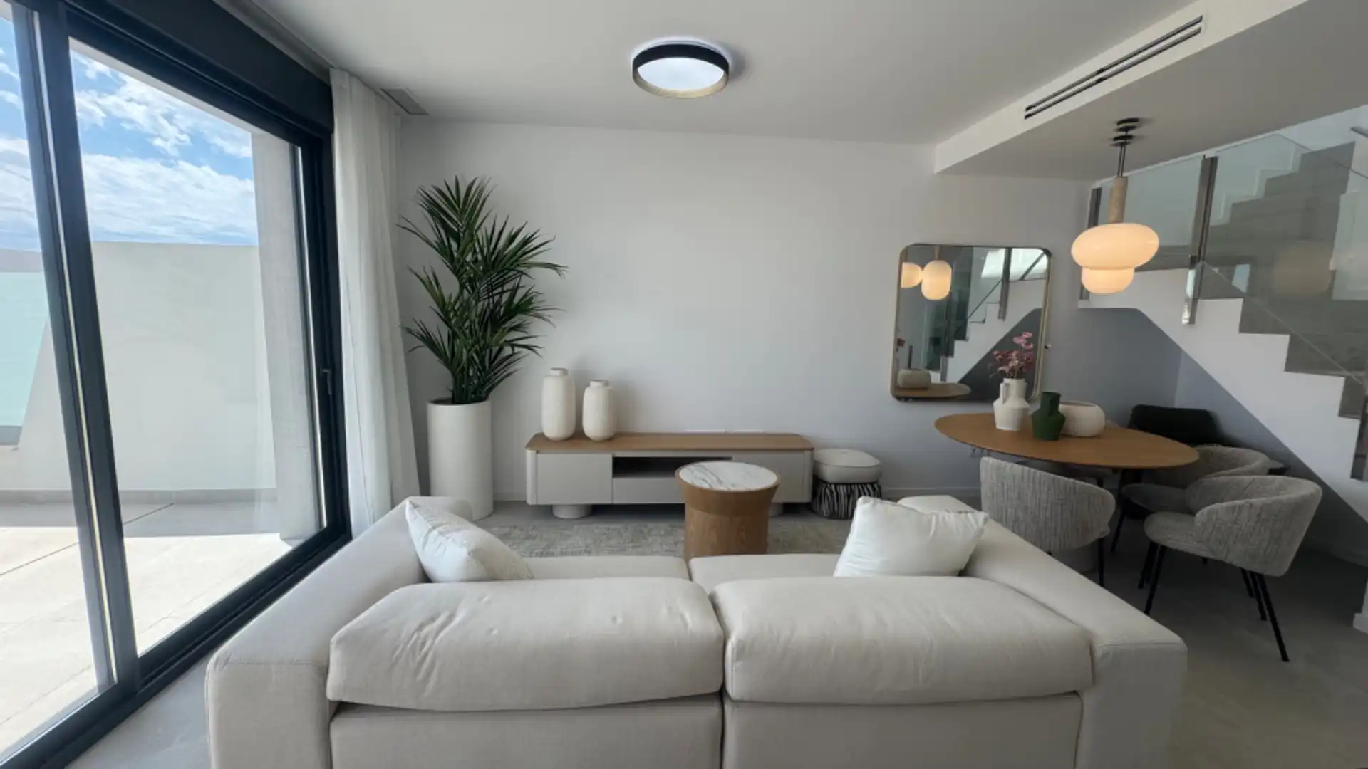 Sala d'estar de Àtic en venda en La Nucia amb Aire condicionat, Terrassa i Traster