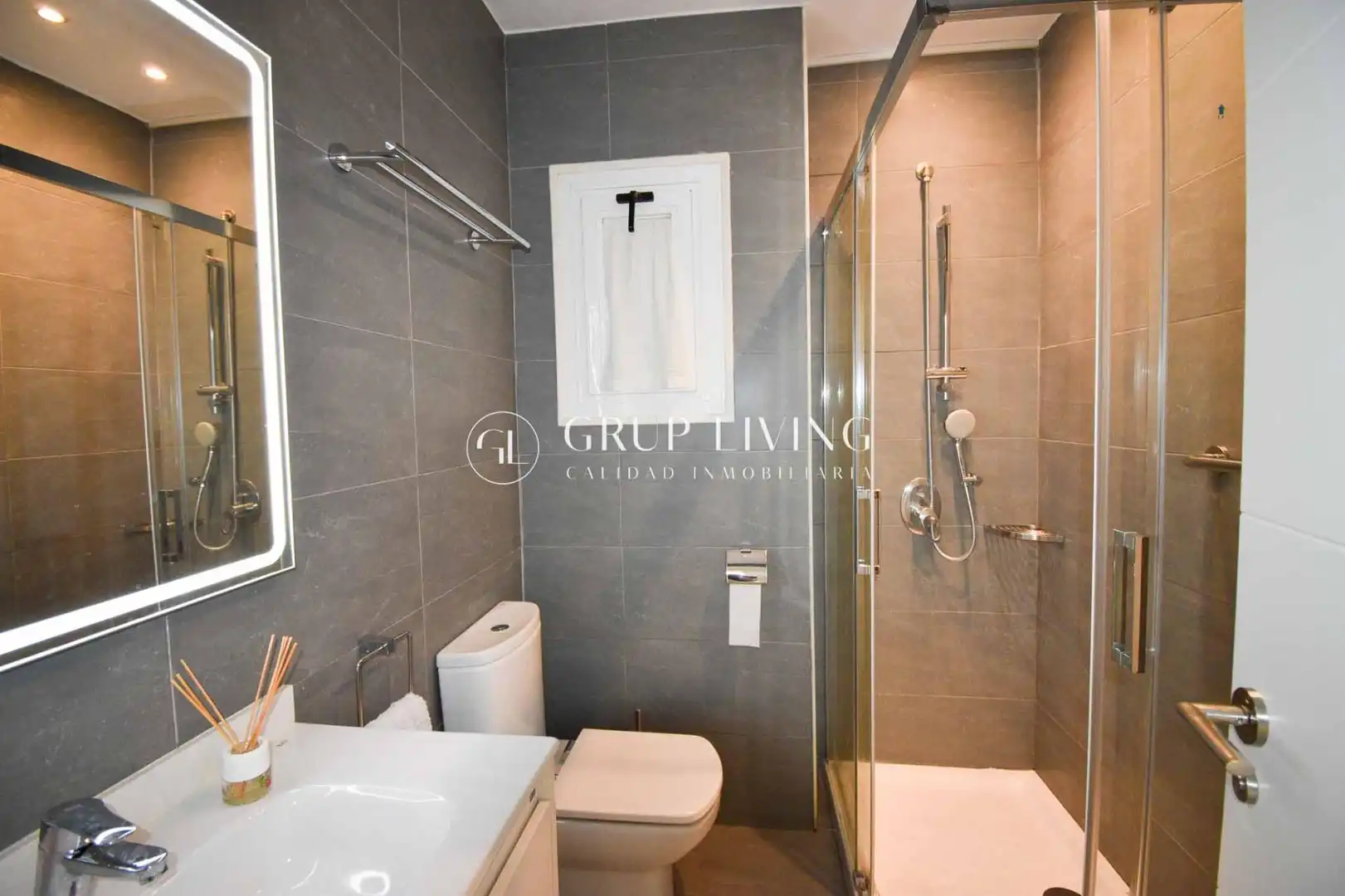 Baño de Piso de alquiler en Sitges con Calefacción, Terraza y Amueblado
