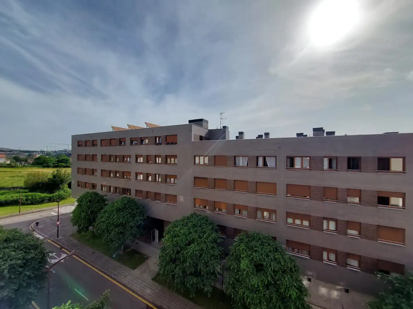 Vista exterior de Piso de alquiler en Gijón  con Calefacción, Jardín privado y Parquet