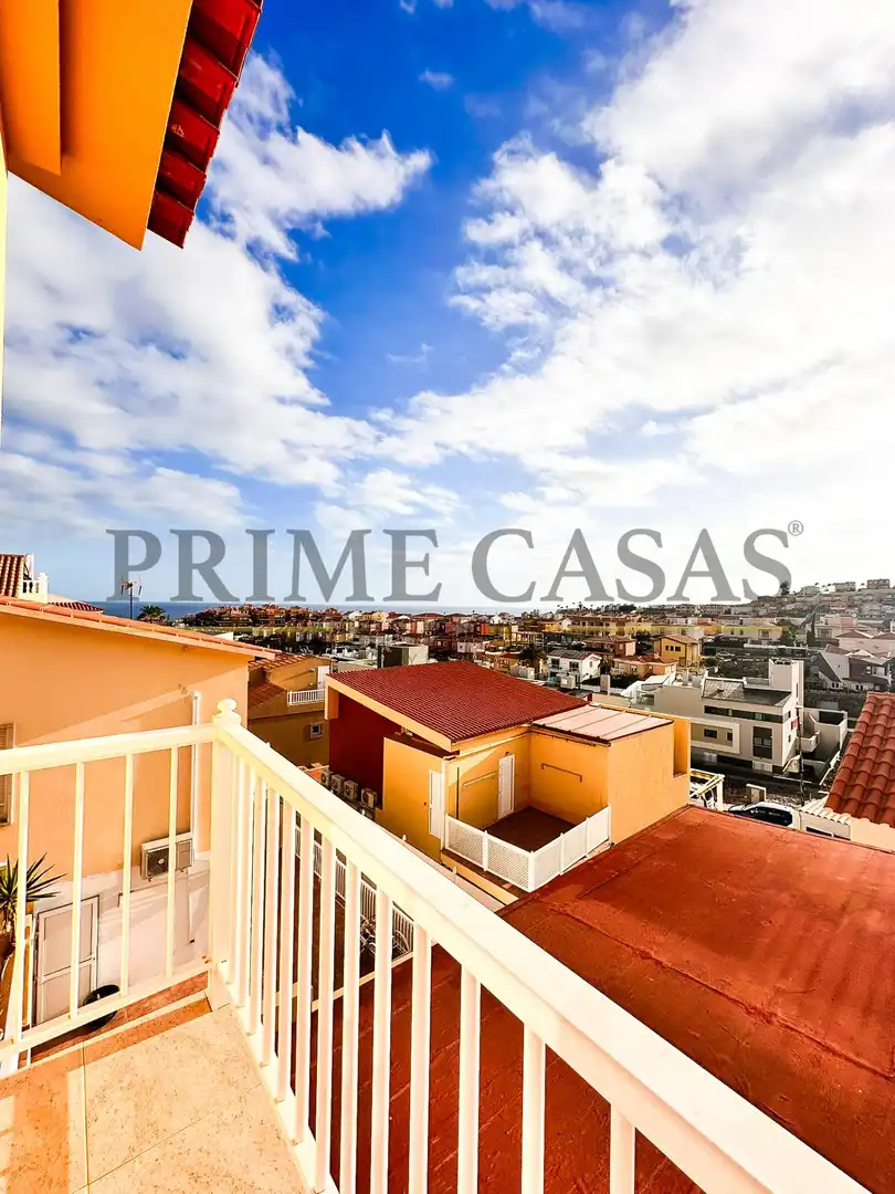 Vista exterior de Casa o xalet en venda en Mogán amb Jardí privat, Terrassa i Traster