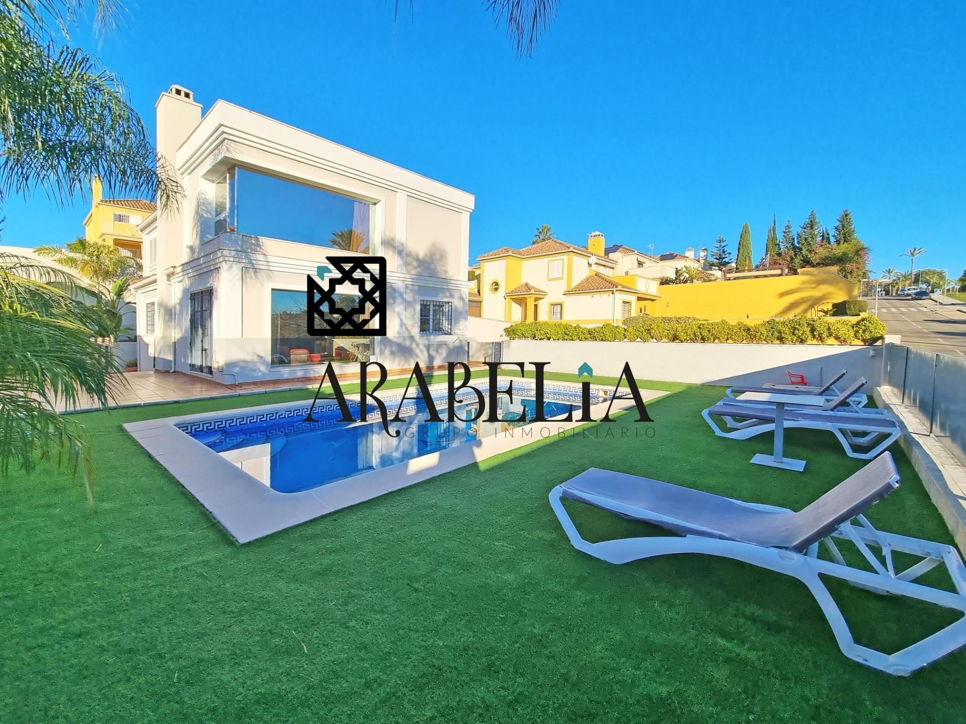 Vista exterior de Casa o xalet en venda en  Córdoba Capital amb Aire condicionat, Calefacció i Jardí privat