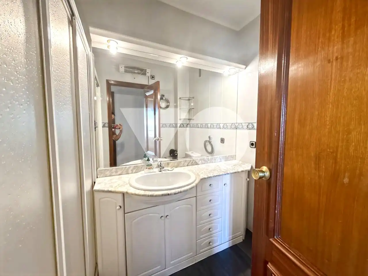 Baño de Piso en venta en Madrid con Aire acondicionado, Calefacción y Terraza