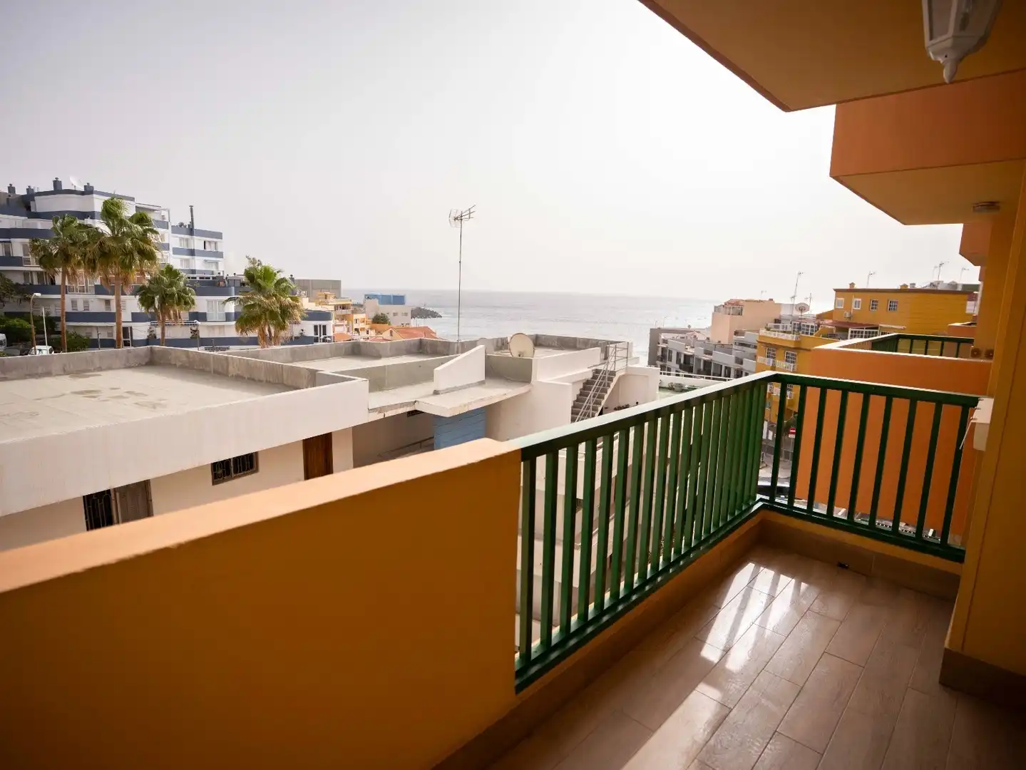 Terraza de Apartamento en venta en Candelaria con Amueblado, Lavadora y Balcón