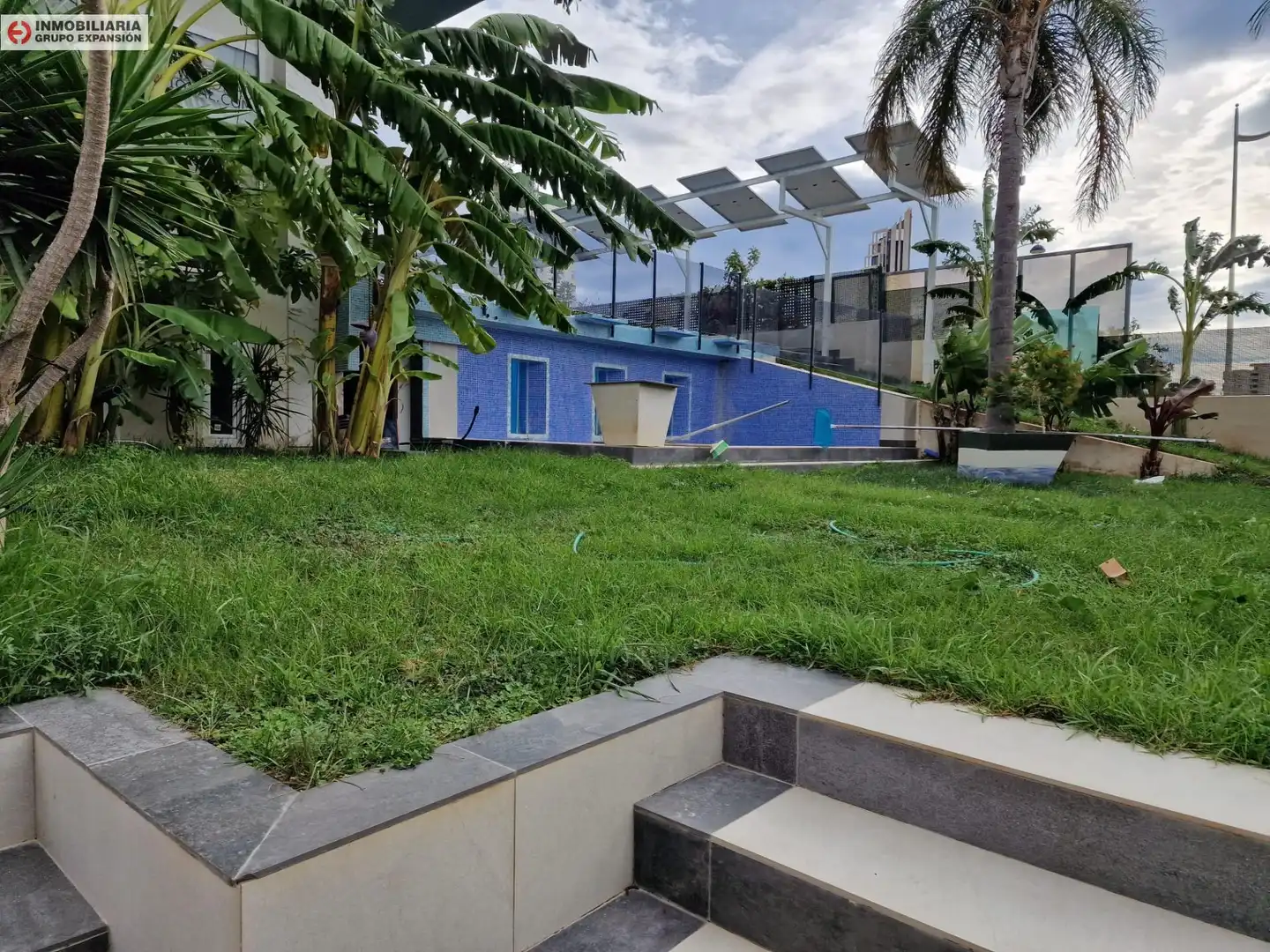 Piscina de Àtic en venda en Benidorm amb Aire condicionat, Jardí privat i Terrassa