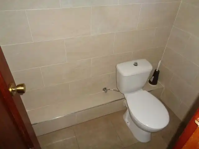 Bany de Local en venda en Talavera de la Reina amb Aire condicionat i Calefacció