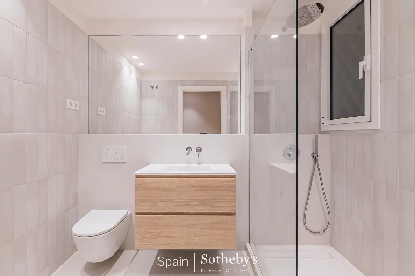 Bany de Apartament en venda en Eixample