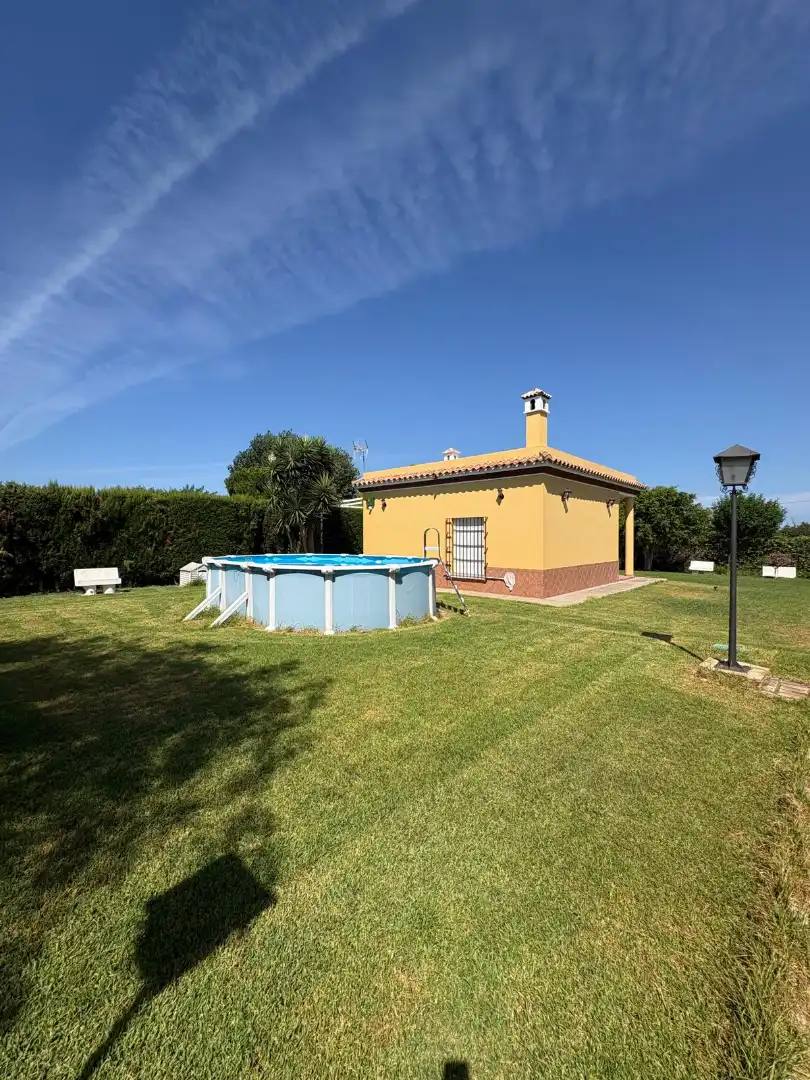 Jardín de Finca rústica en venta en Chipiona con Amueblado