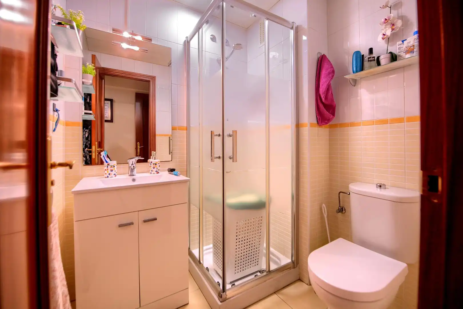 Badezimmer von Erdgeschoss zum Verkauf in Puerto Real mit Klimaanlage und Balkon
