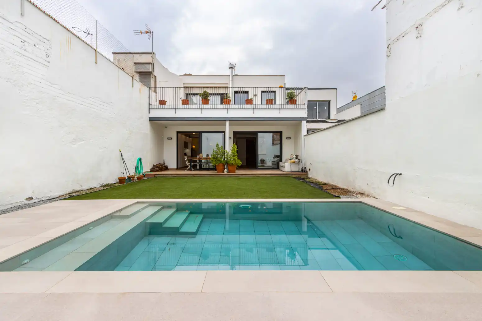 Swimming pool of Houses for sale in Ponent
