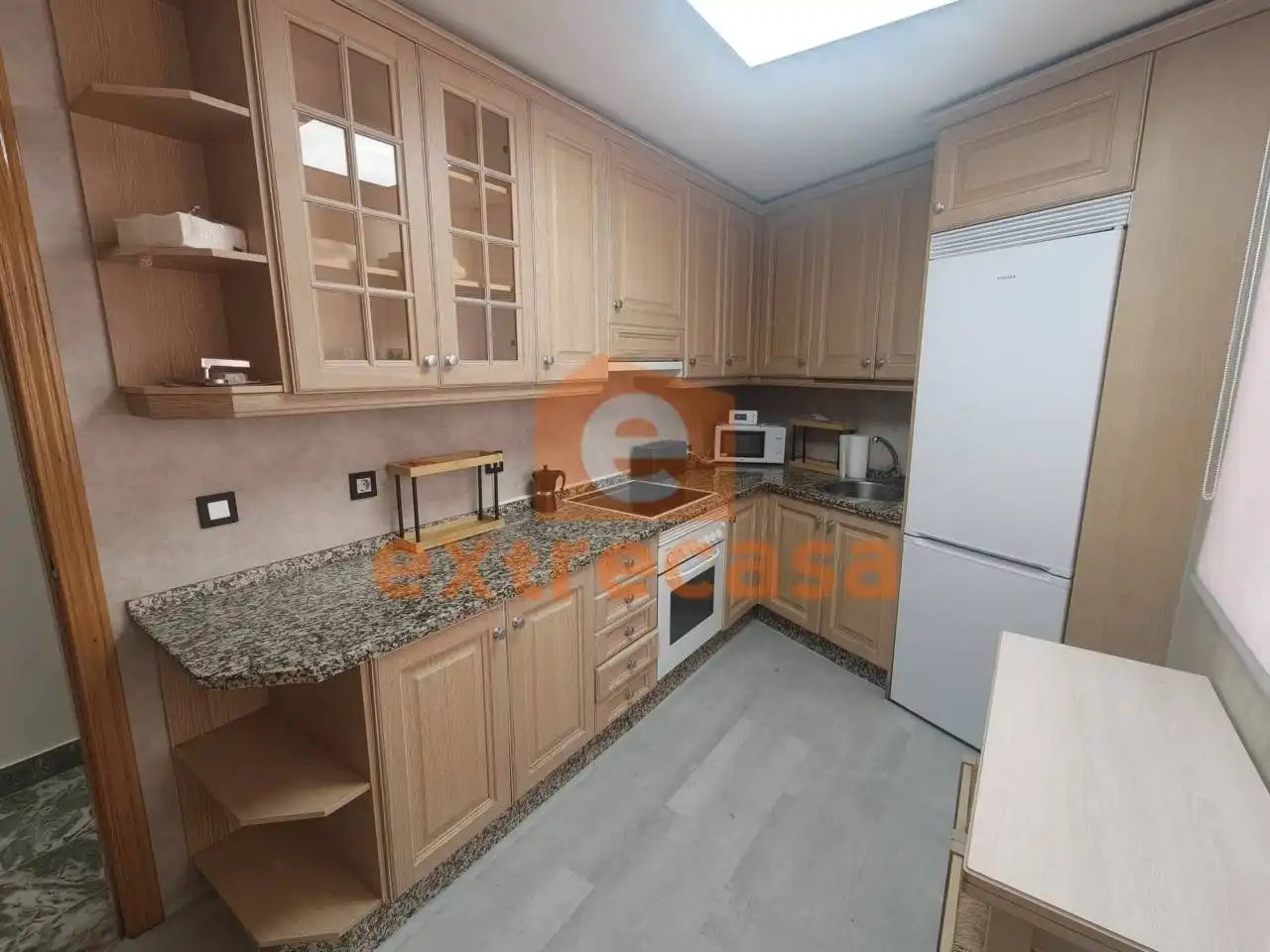 Cuina de Apartament de lloguer en Badajoz amb Aire condicionat, Calefacció i Moblat