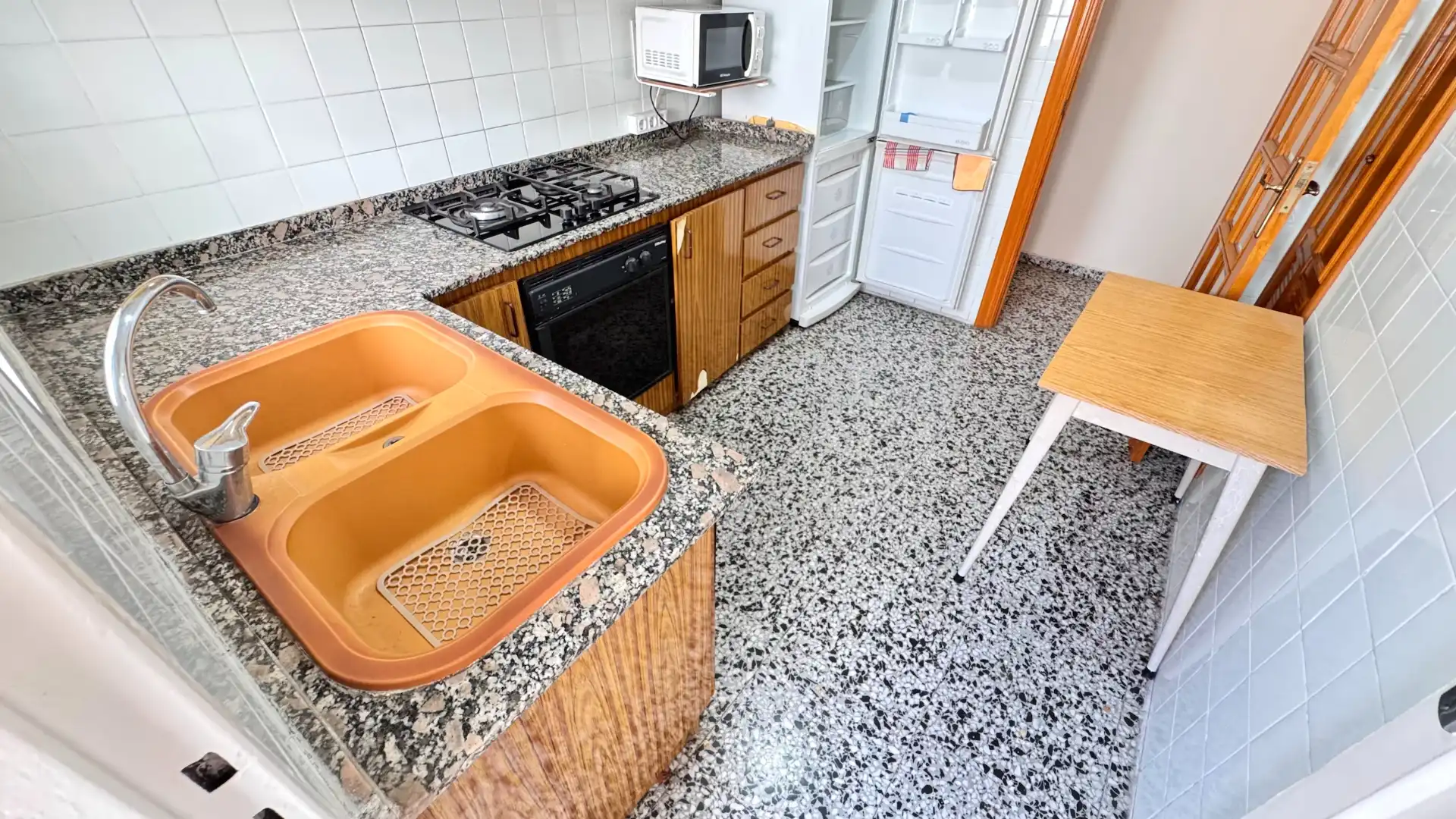 Kitchen of Apartments for sale in Valencia  with Furnished, Oven and Washing machine