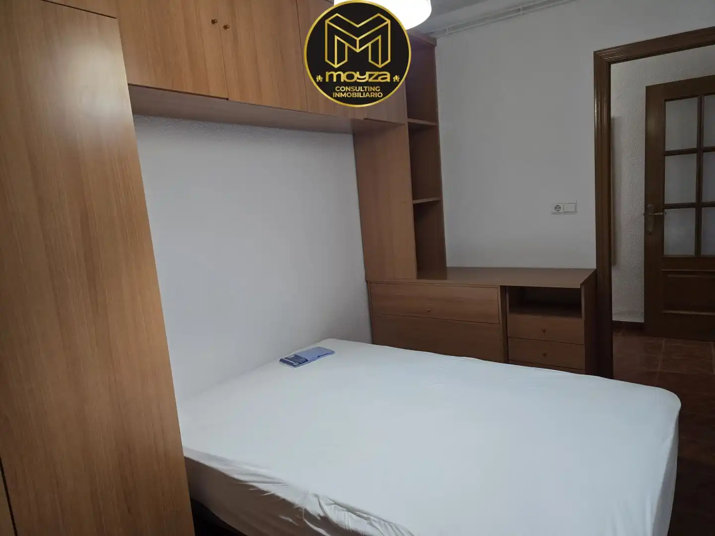 Schlafzimmer von Wohnung zur Miete in Jaén mit Klimaanlage, Heizung und Balkon