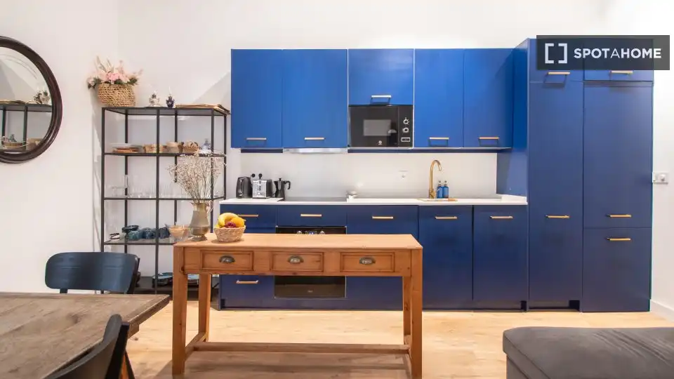 Room in Alameda - Mentidero - Teatro Falla