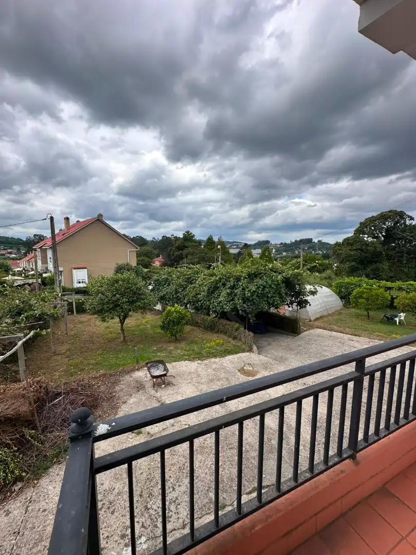 Terrassa de Casa o xalet en venda en Cambre  amb Calefacció, Moblat i Balcó