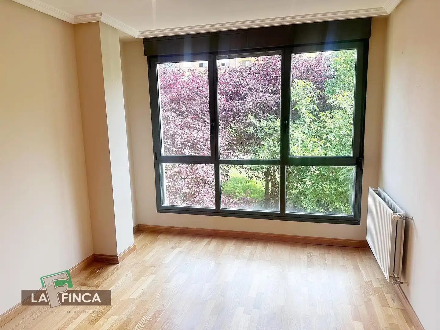 Bedroom of Flat for sale in Oviedo   with Heating, Parquet flooring and Terrace