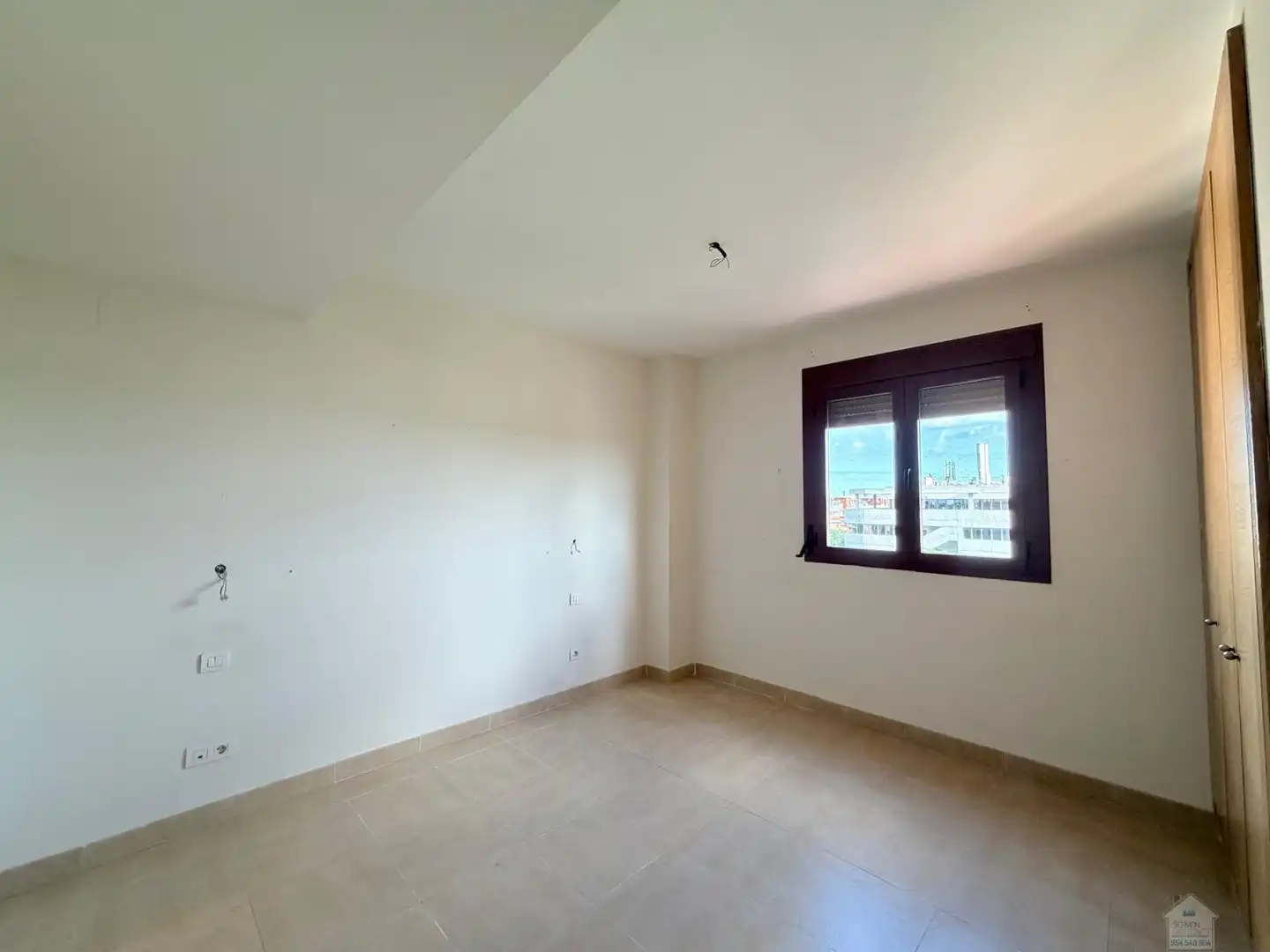 Bedroom of Flat for rent in Sevilla  with Air Conditioner, Storage room and Community pool