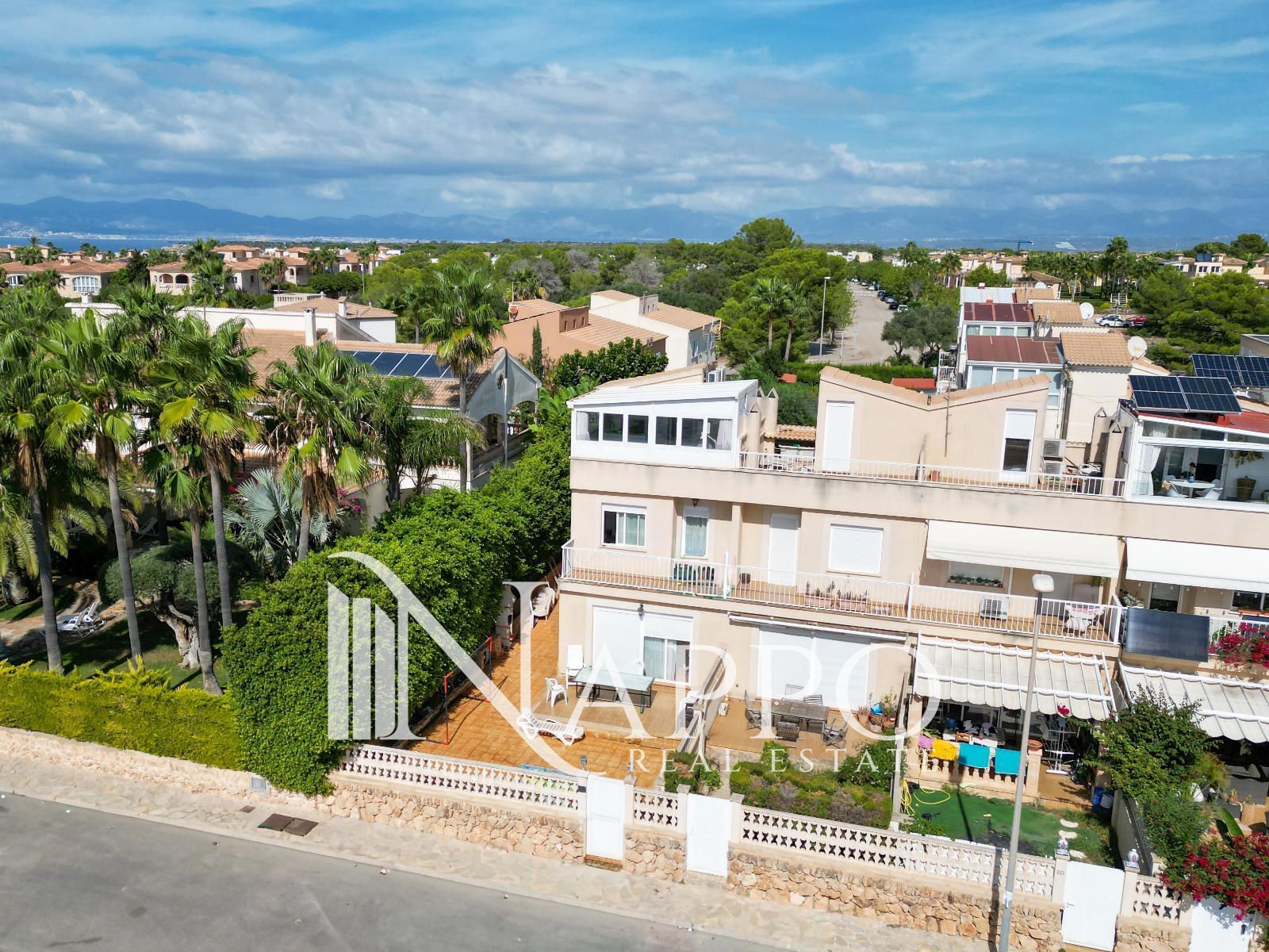 Vista exterior de Casa adosada en venda en Llucmajor amb Aire condicionat, Calefacció i Jardí privat