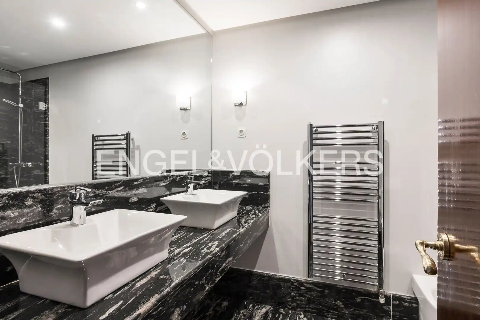 Badezimmer von Wohnung zur Miete in Barrio de Salamanca