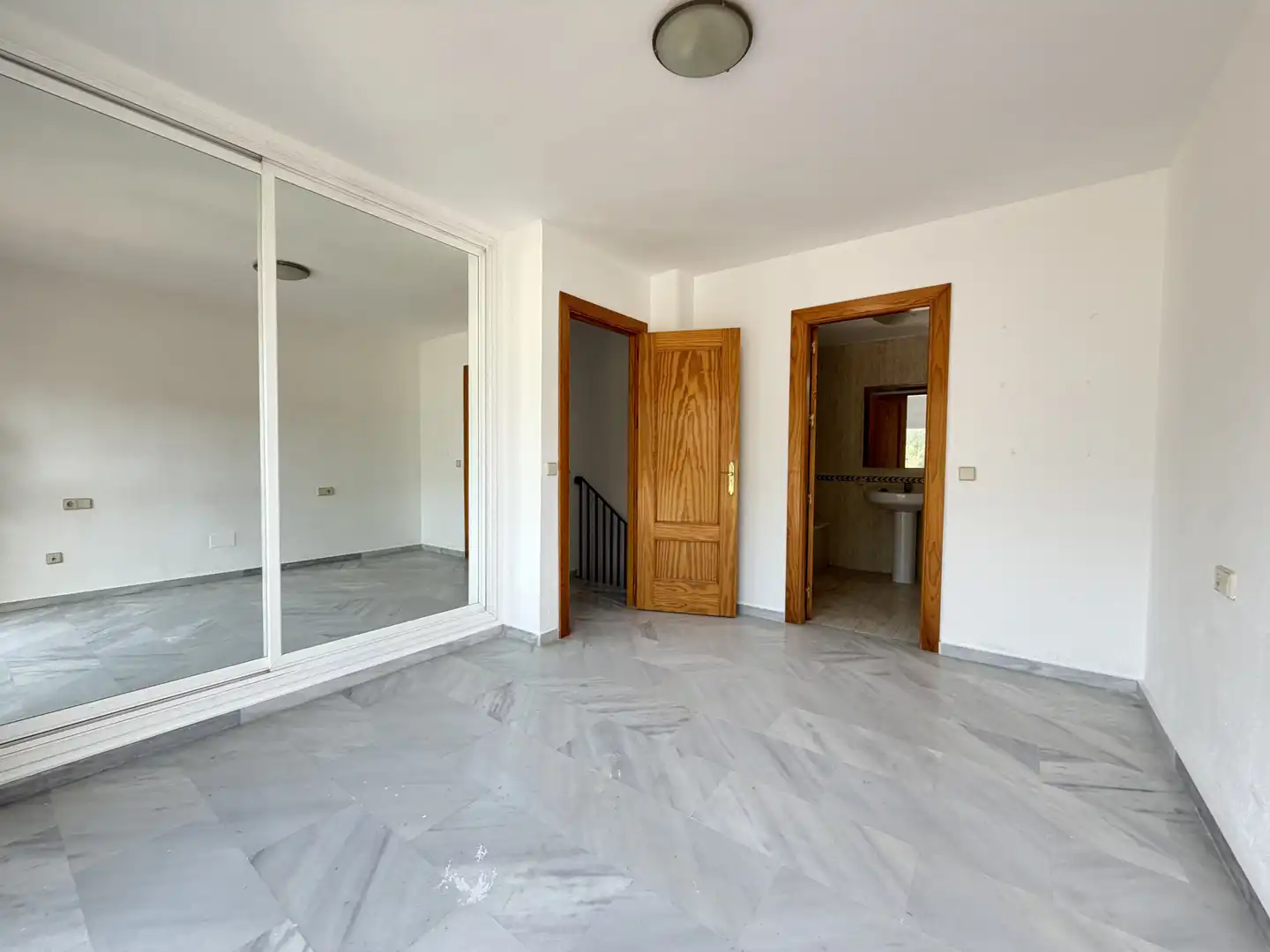 Dúplex en venta en Estepona con Terraza, Piscina y Piscina comunitaria