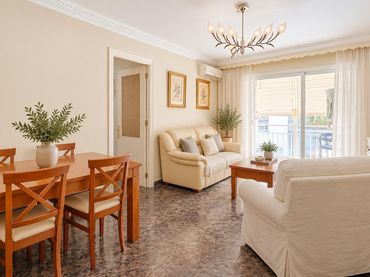 Apartamento con balcón en venta en Estepona Pueblo