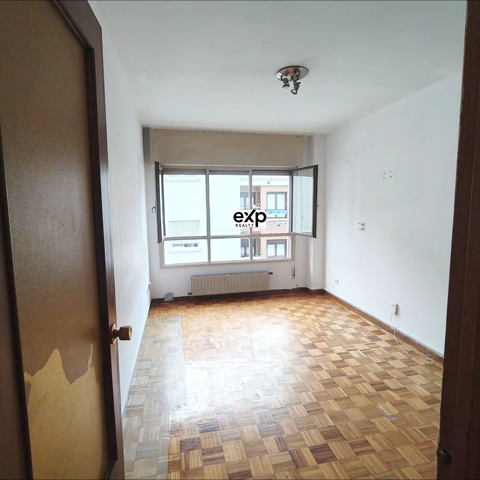 Apartamento en venta en Oviedo  con Calefacción