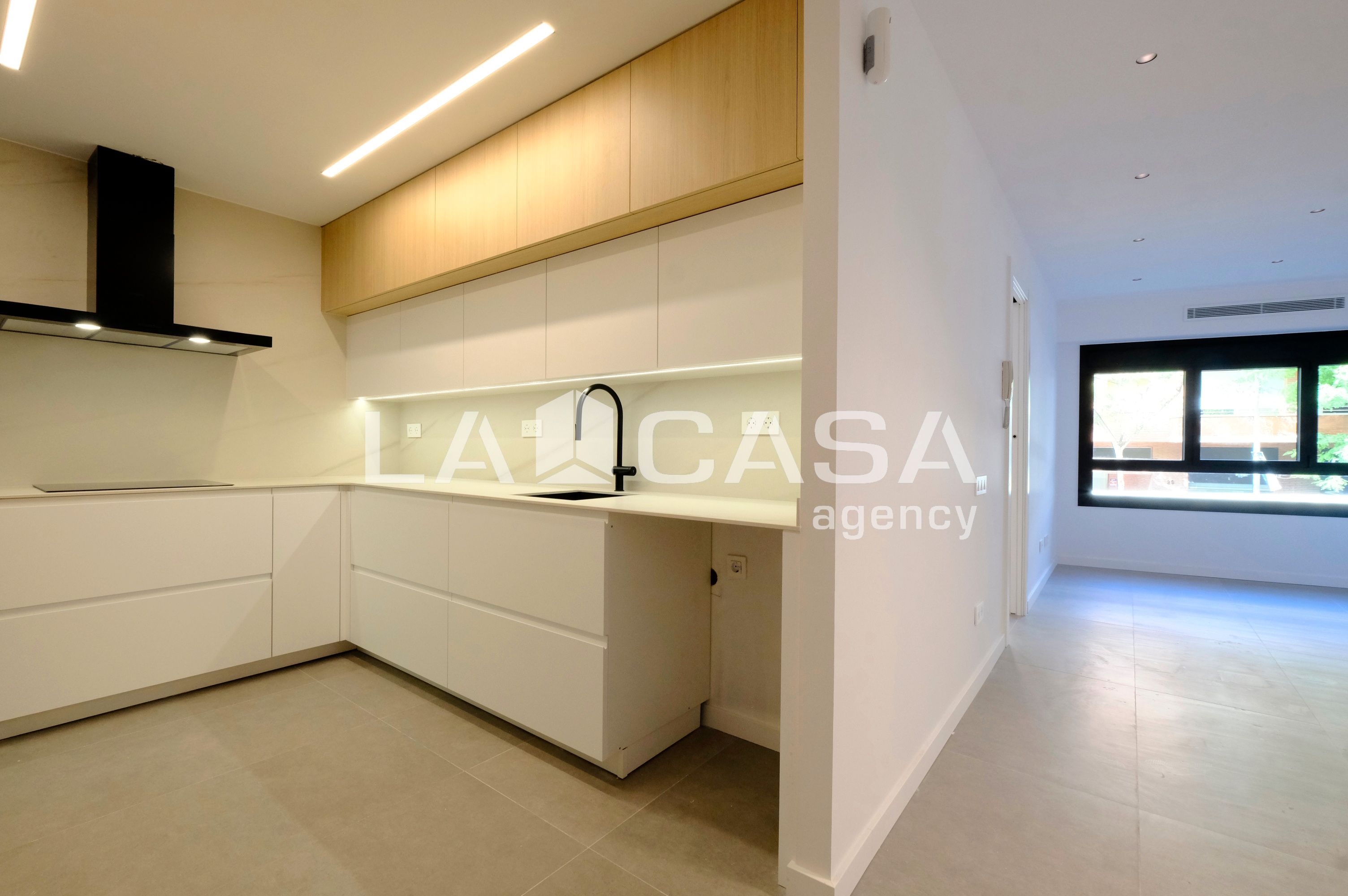 Kitchen of Flat for sale in  Barcelona Capital  with Heating