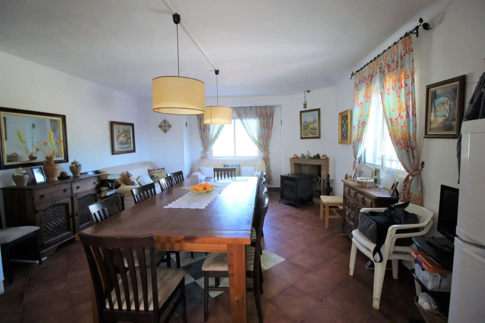 Menjador de Casa o xalet en venda en Chiva amb Jardí privat, Terrassa i Traster