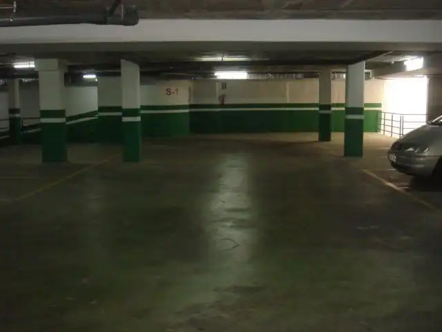Parkplatz von Garage zur Miete in Santa Coloma de Gramenet