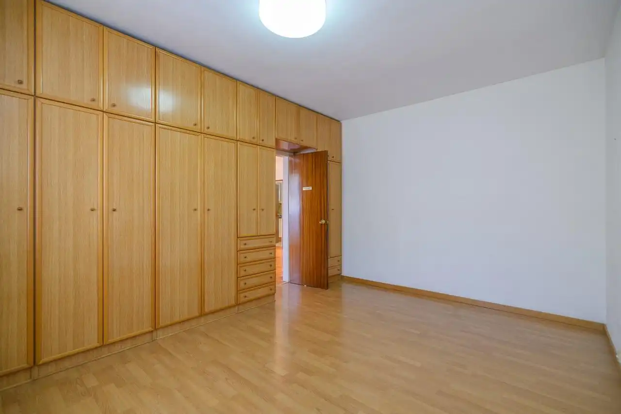 Bedroom of Flat for sale in Barcelona  with Heating, Parquet flooring and Balcony