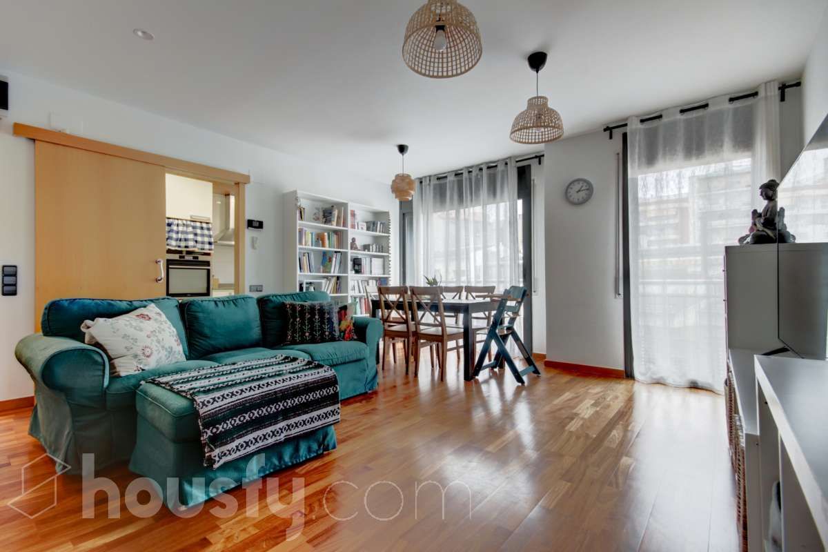 Living room of Duplex for sale in Terrassa  with Air Conditioner, Heating and Parquet flooring