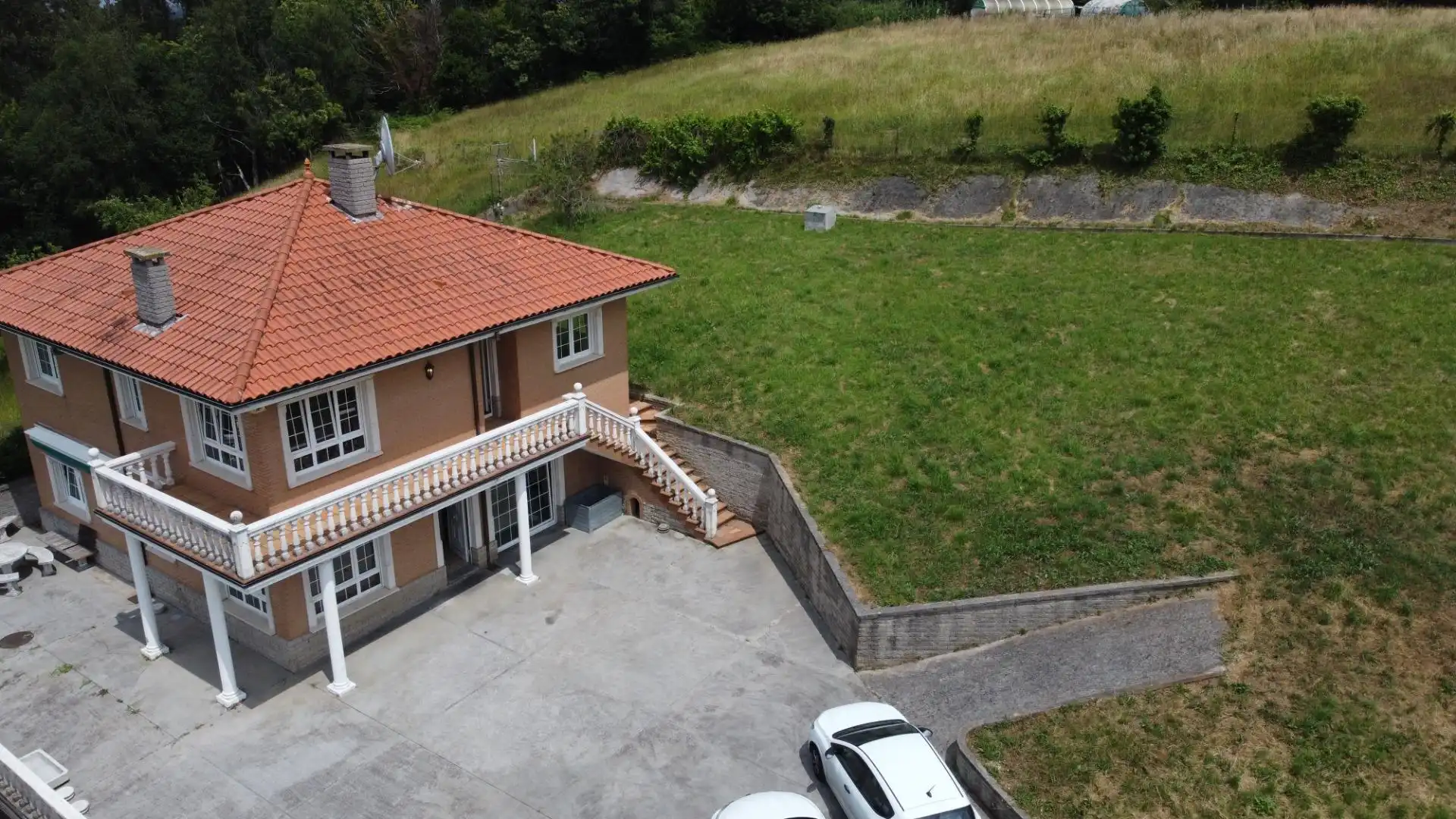 Vista exterior de Casa o xalet en venda en Gijón  amb Calefacció, Jardí privat i Traster