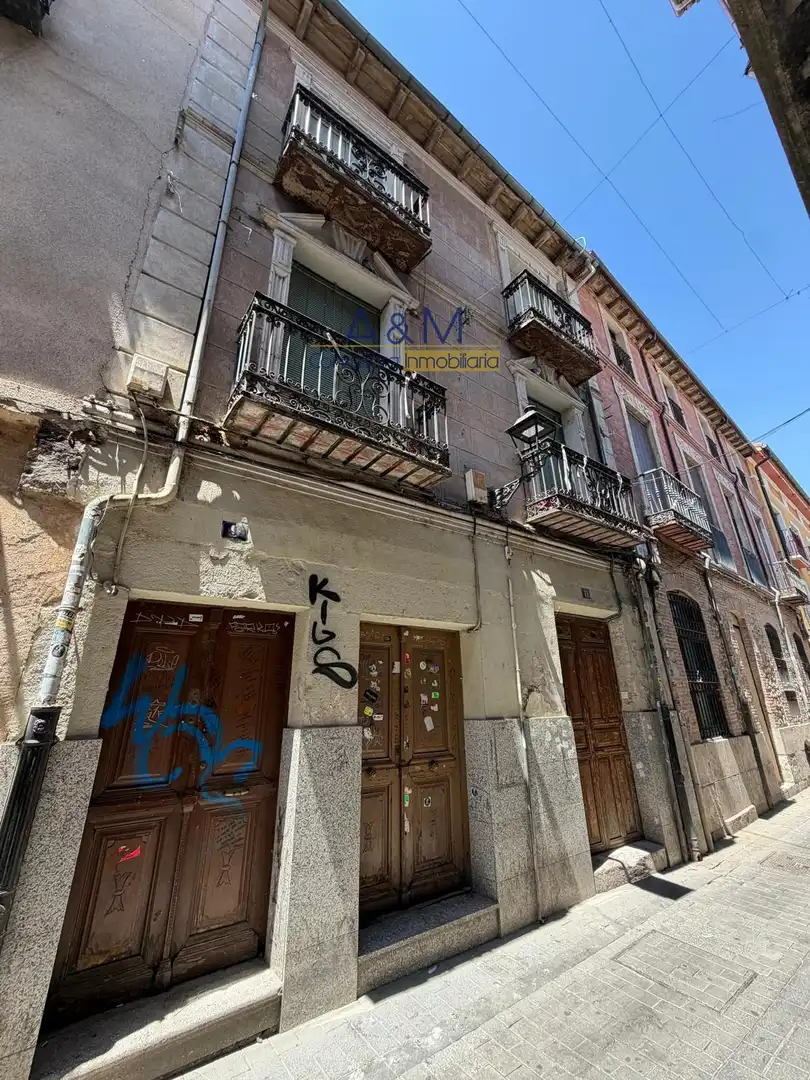 Vista exterior de Edifici en venda en Peñafiel