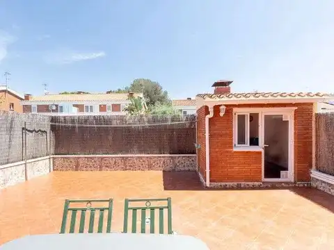 Casa aparellada amb terrassa en venda a Carrer Puigmal, imagen 24