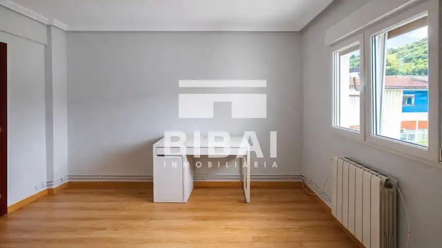 Schlafzimmer von Wohnung zum Verkauf in Arrasate / Mondragón mit Heizung, Abstellraum und Balkon