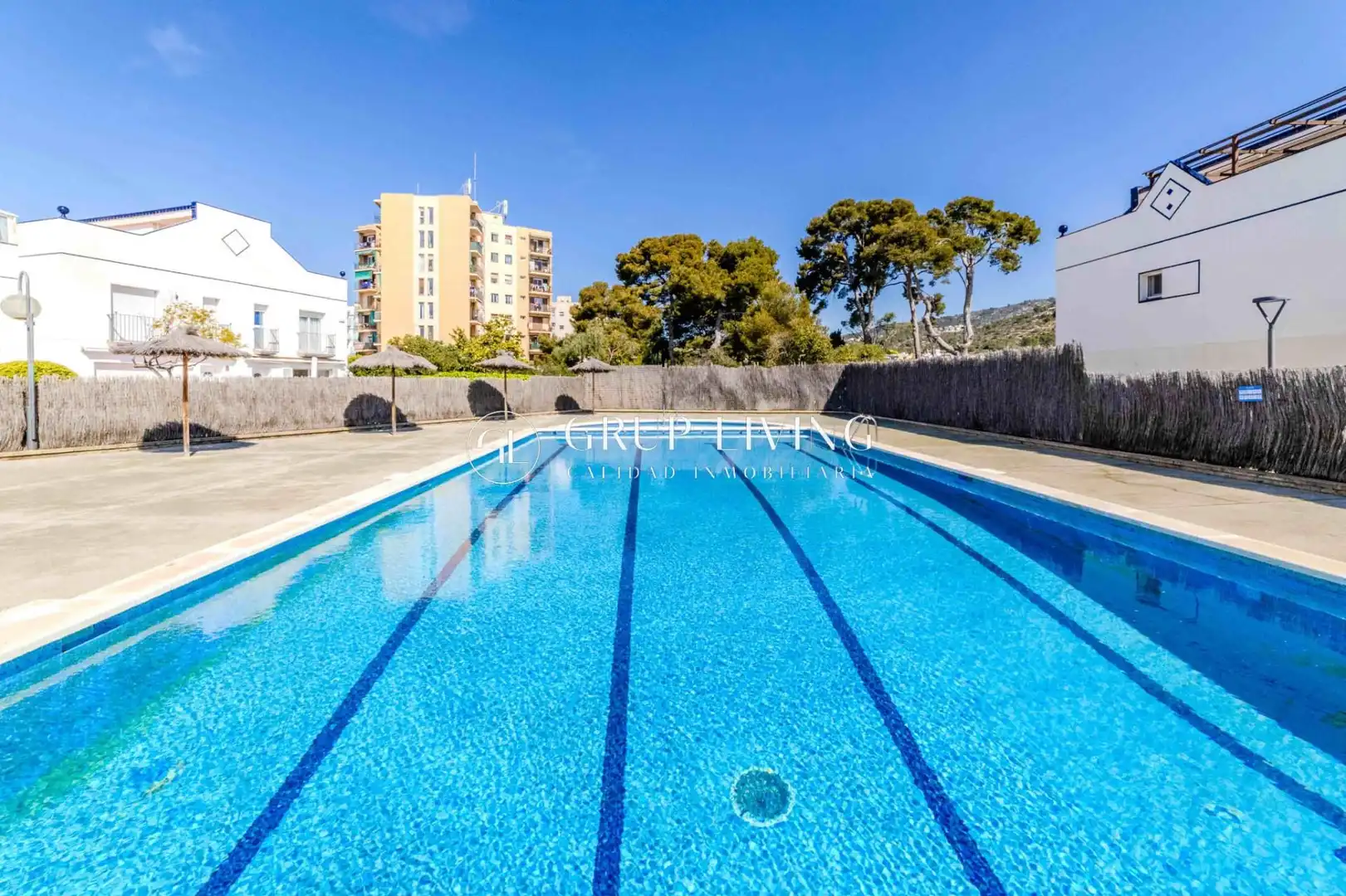 Piscina de Casa o chalet en venta en Sitges con Aire acondicionado, Calefacción y Jardín privado
