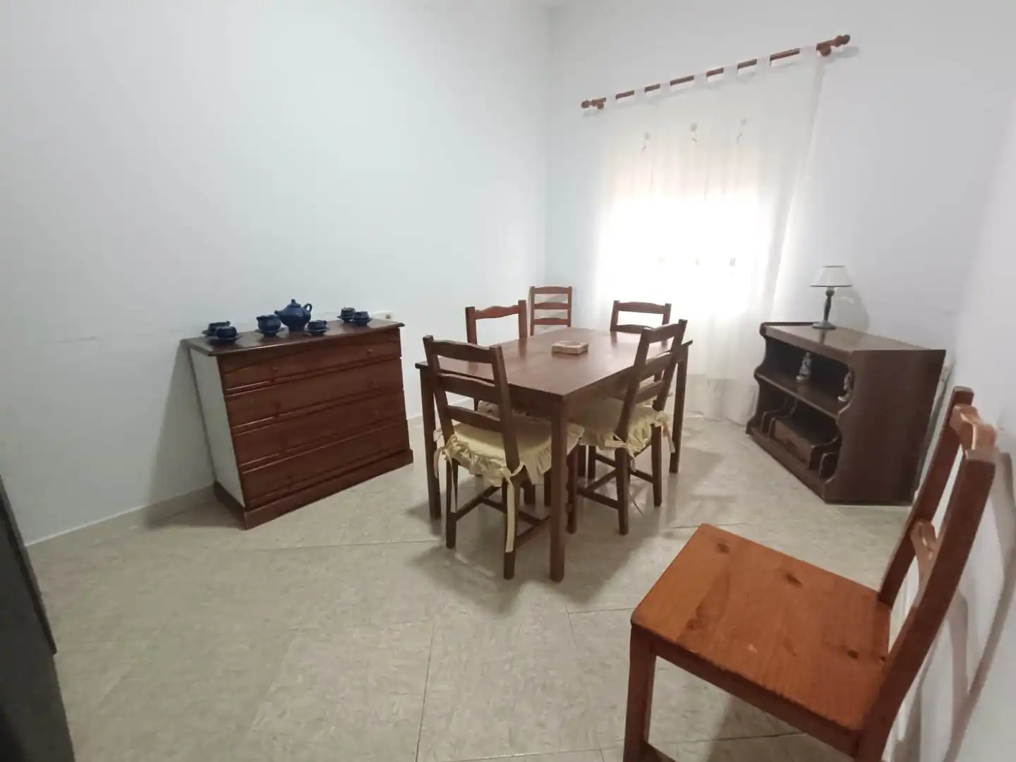 Menjador de Casa adosada de lloguer en Cartagena amb Calefacció, Jardí privat i Moblat
