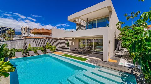 Villa contemporánea con vistas al mar en el Sur de Tenerife