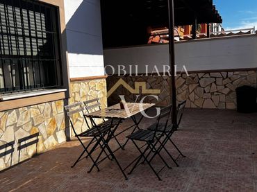 Casa aparellada en venda a Guillena pueblo