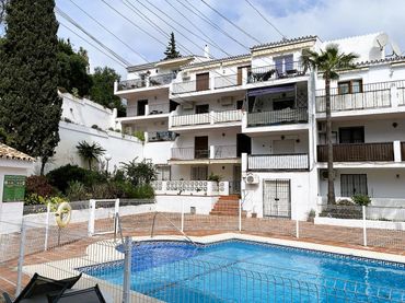 Apartamento con piscina en venta en Calle Media Legua 4