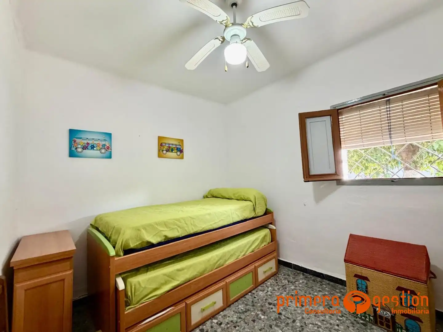 Habitación de Casa o chalet en venta en Lora del Río con Trastero y Amueblado