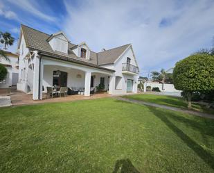 Vista exterior de Casa o xalet en venda en Algeciras amb Aire condicionat, Jardí privat i Terrassa