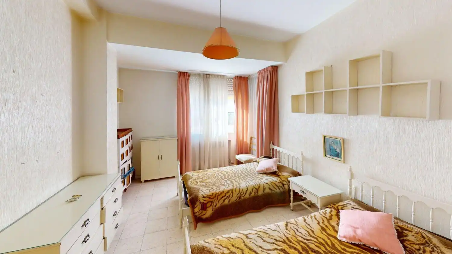 Habitación de Piso en venta en Sevilla con Calefacción, Terraza y Trastero