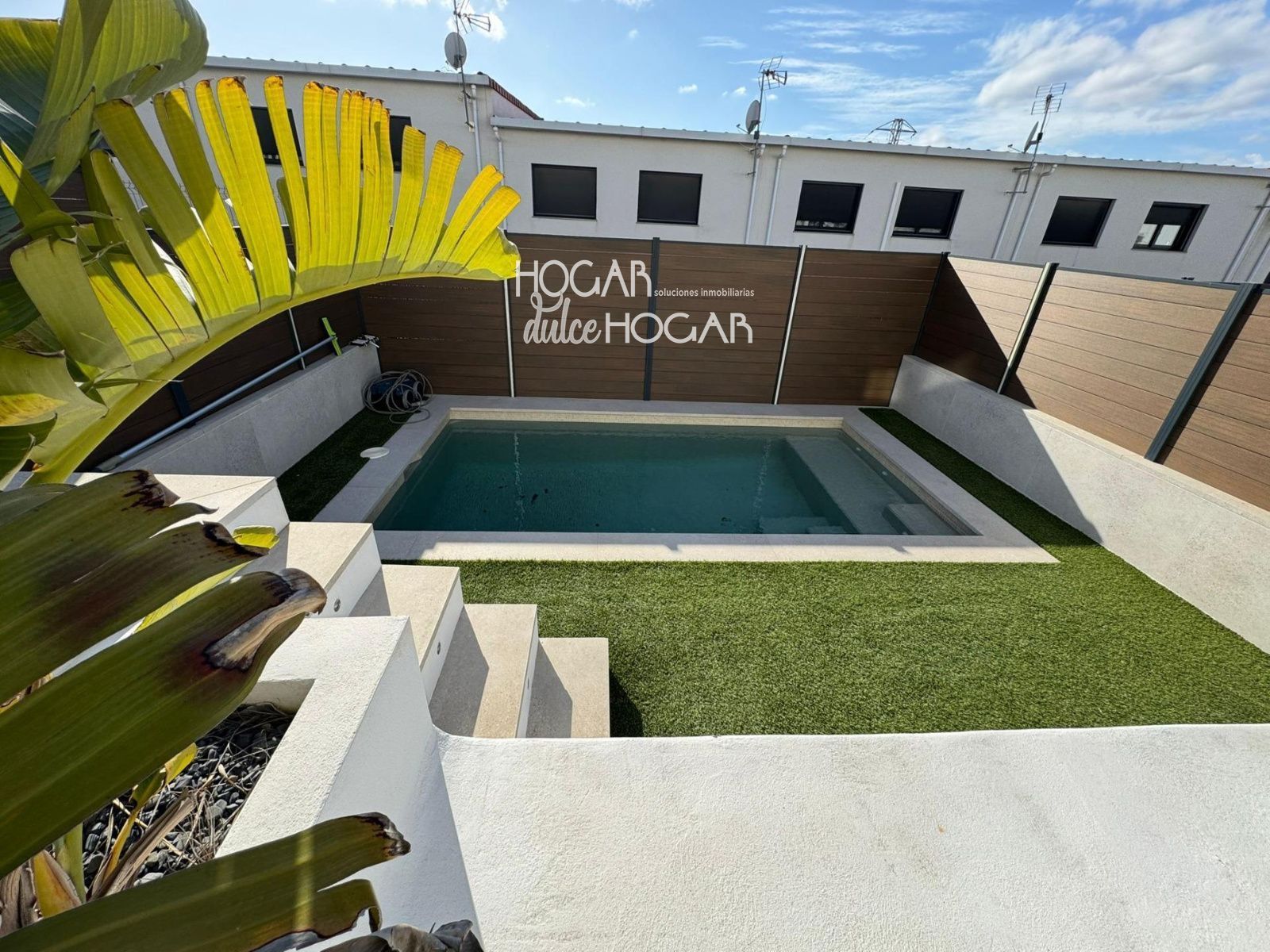 Swimming pool of Single-family semi-detached for sale in Castellet i la Gornal  with Air Conditioner, Heating and Swimming Pool