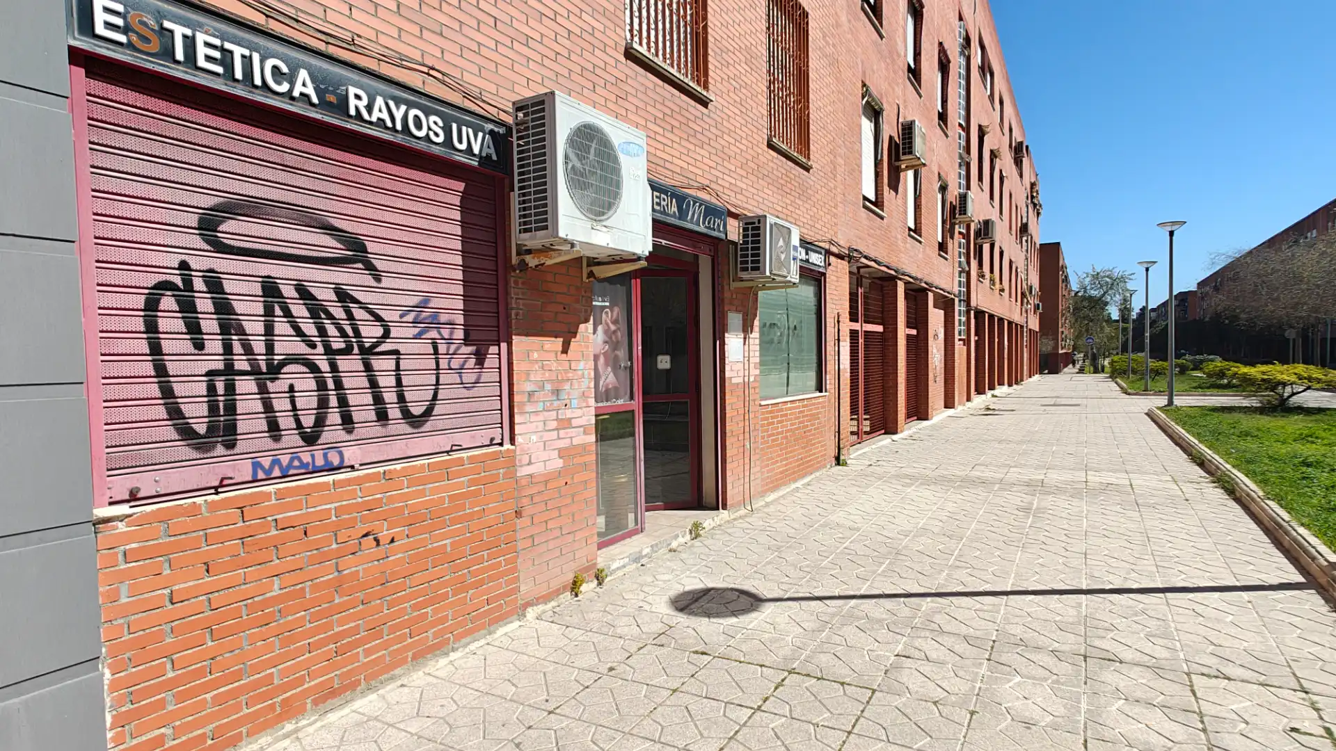 Vista exterior de Local en venta en Aranjuez