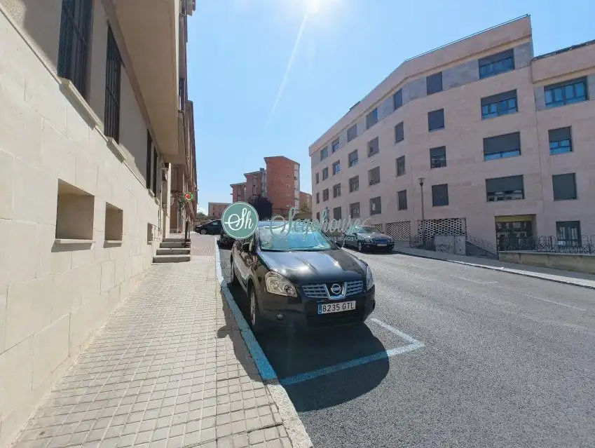 Parking de Piso de alquiler en Segovia con Calefacción, Parquet y Terraza