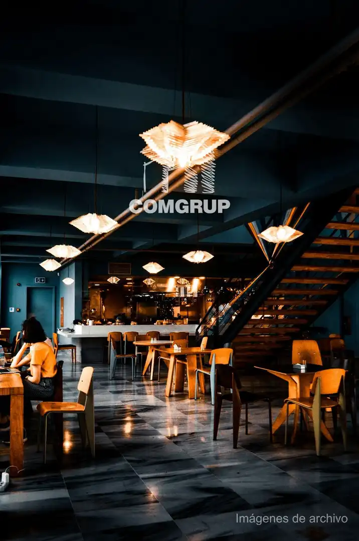 Local comercial en traspàs a Pau Claris, imagen 7