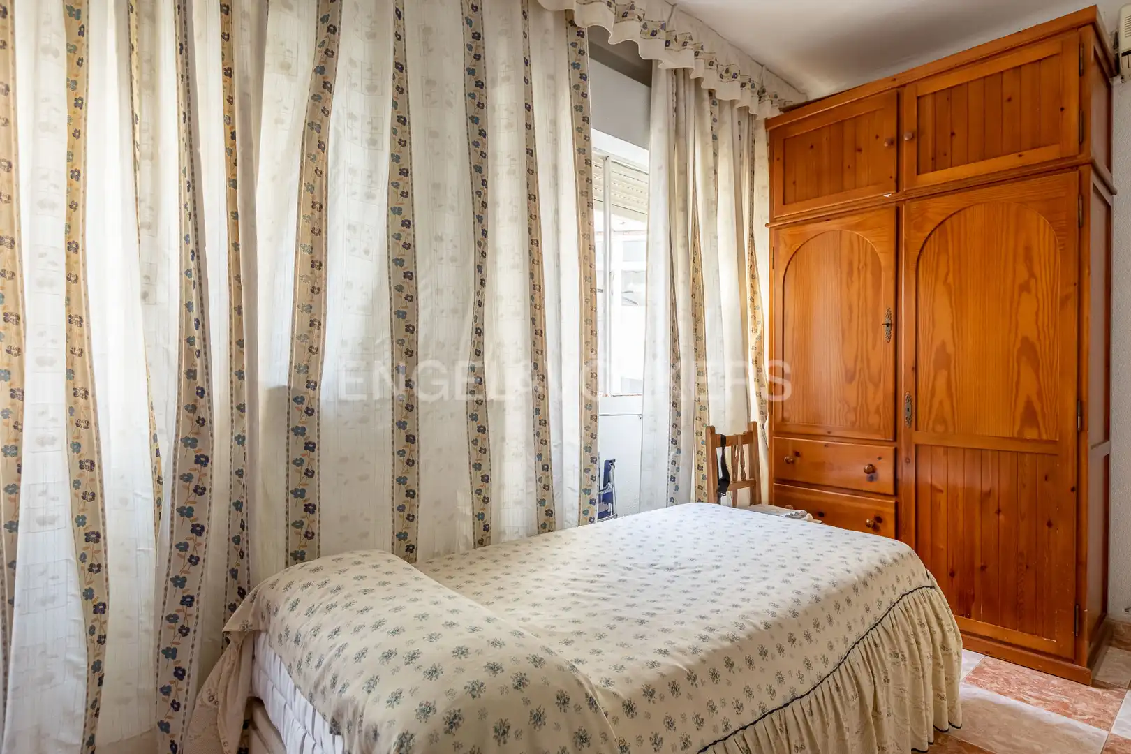 Bedroom of Houses for sale in Sevilla  with Heating, Terrace and Balcony