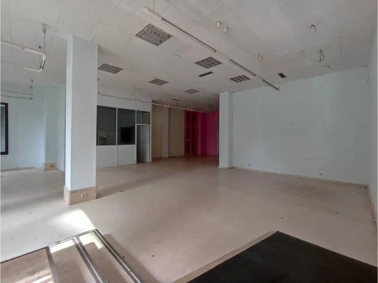 Business premises for sale in Calle Legión Española, imagen 8