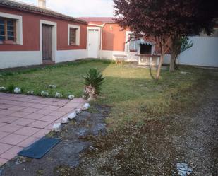 Jardí de Casa o xalet en venda en Íscar amb Calefacció, Jardí privat i Terrassa